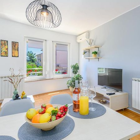 Apartment Vita Pula Bagian luar foto
