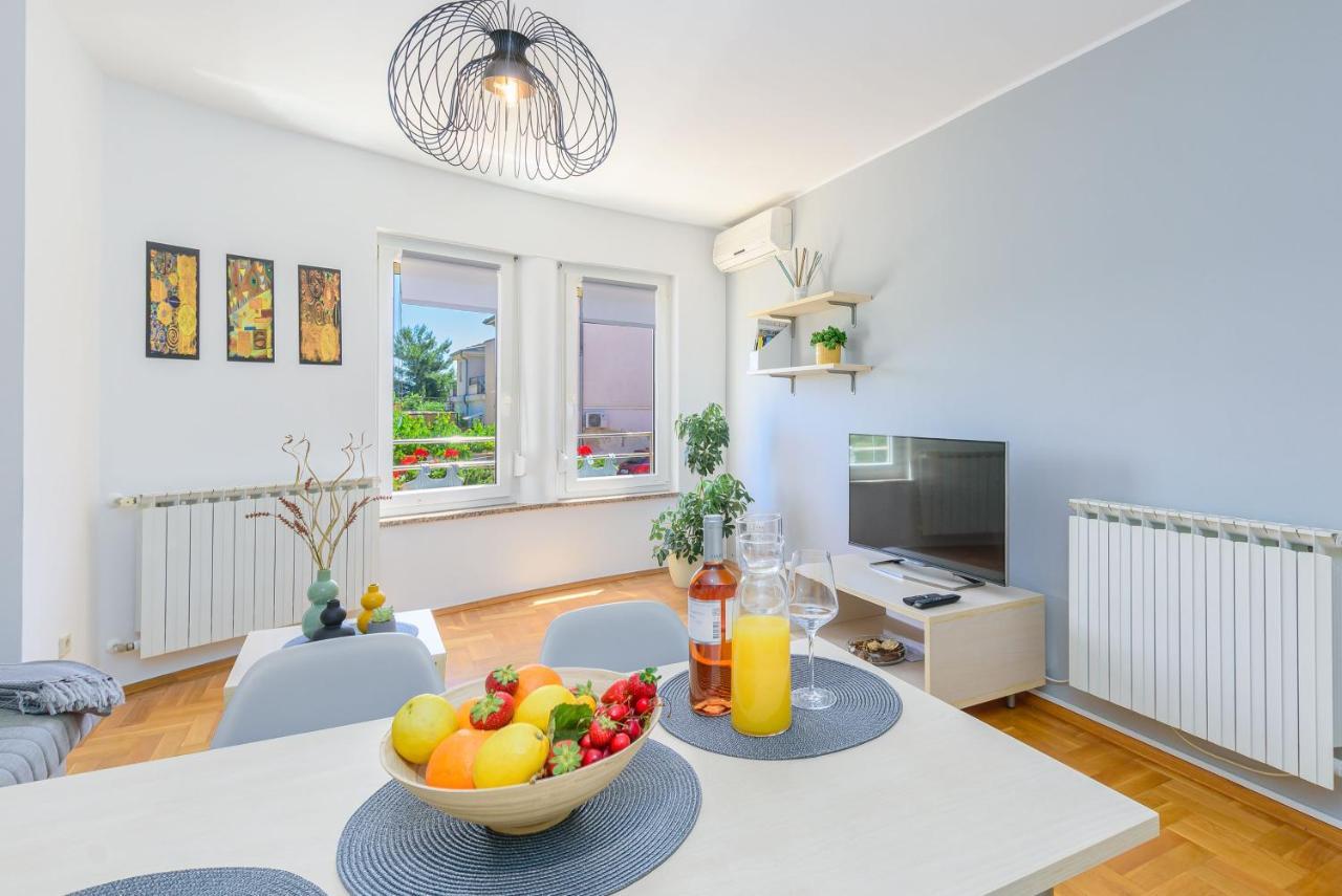 Apartment Vita Pula Bagian luar foto