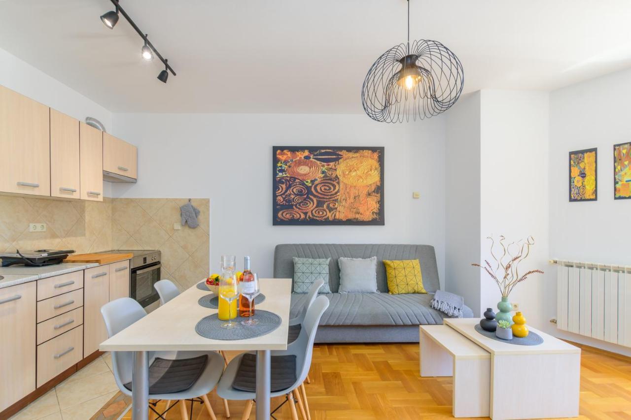 Apartment Vita Pula Bagian luar foto
