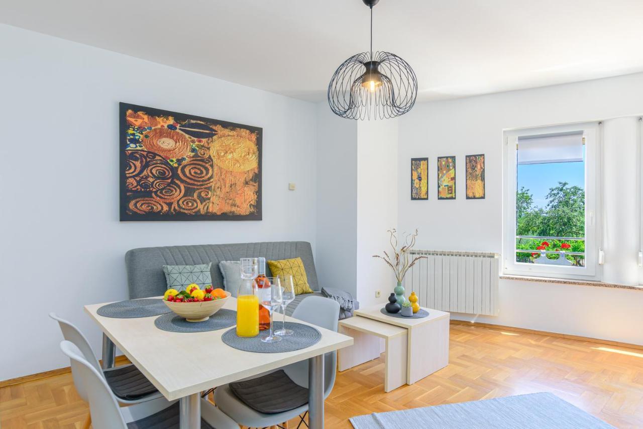 Apartment Vita Pula Bagian luar foto