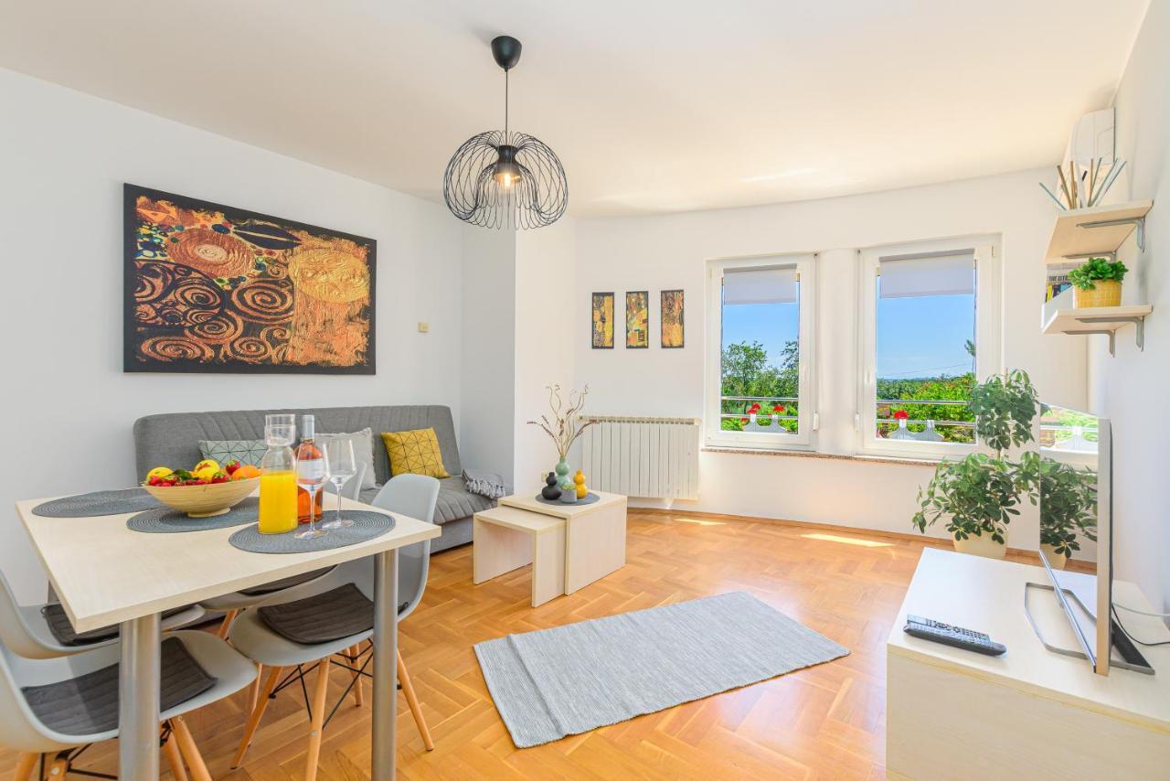 Apartment Vita Pula Bagian luar foto