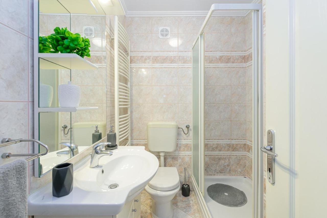 Apartment Vita Pula Bagian luar foto